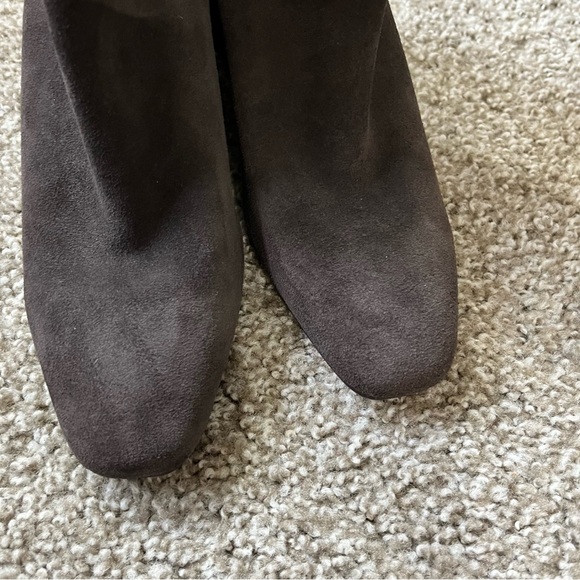 NWT Blondo Dark Brown Suede Selena Chelsea Boots 9.5 - Picture 4 of 11